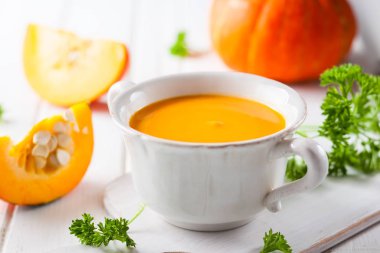 kremalı balkabağı çorbası