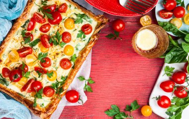 Domates puf böreği tart 