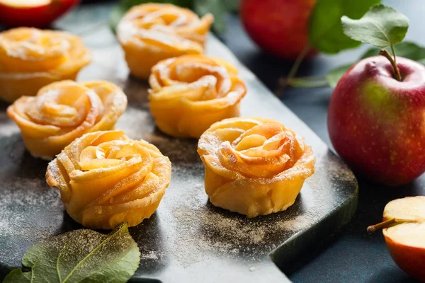 Apple Rose mini tarts — Stock Photo, Image