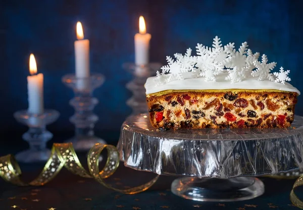 クリスマスのフルーツ ケーキ — ストック写真