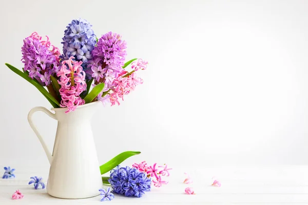 Lilac and pink hyacinths. — Stock Photo, Image