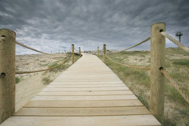 Formentera beach eski ahşap köprü