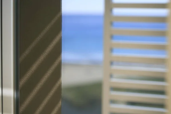 Fenster mit Meerblick — Stockfoto