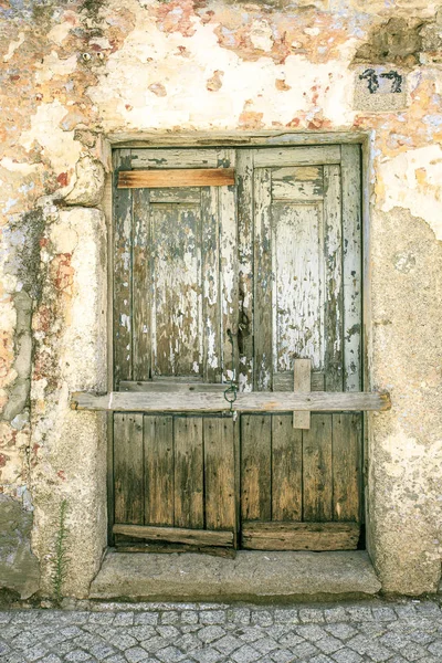 Sardinya eski vintage ahşap kapı