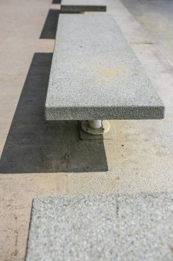 Üst üste onun gölgeli plajları uçmuş