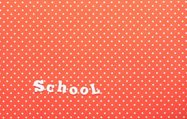 Materiale scolastico per tornare a scuola su sfondo colorato — Foto Stock