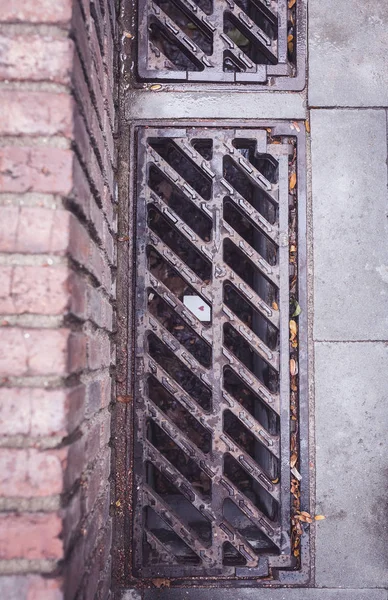 Speelkaarten in de straat — Stockfoto