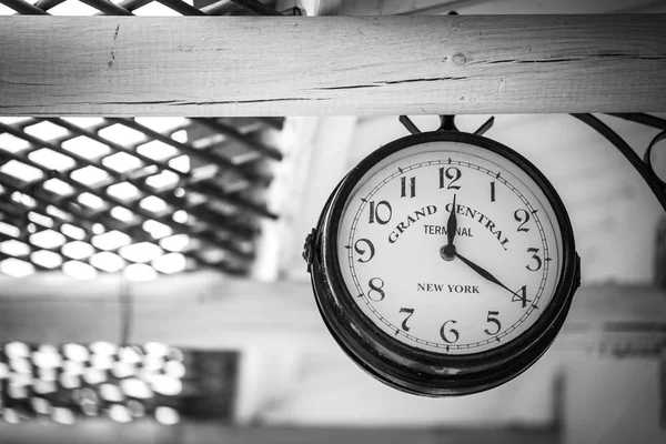 Estación de tren reloj vintage — Foto de Stock