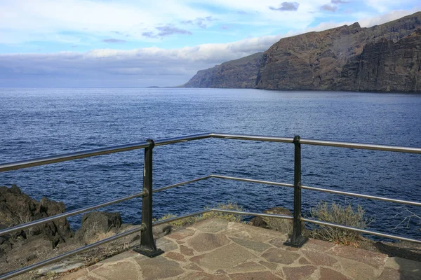 Paesaggio marino a Tenerife. Isole Canarie. Lunga esposizione — Foto Stock