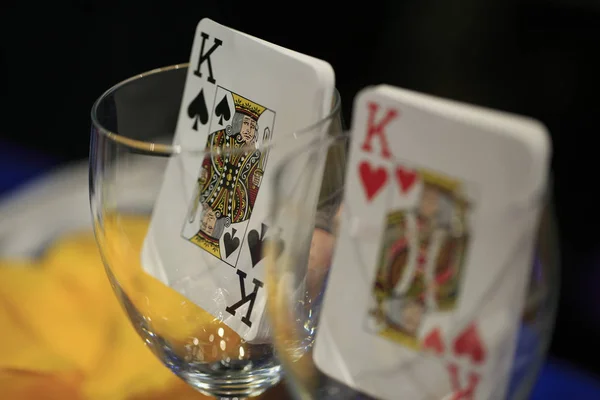 Carte Jeu Poker Dans Une Tasse Verre — Photo