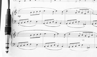 Kalem ve Müzik Sayfalı Kulaklık - Müzikal Arkaplan