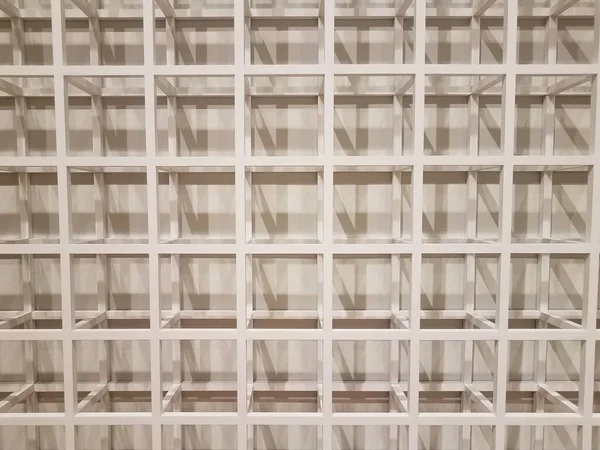 Reticolo metallico bianco di quadrati con ombre — Foto Stock
