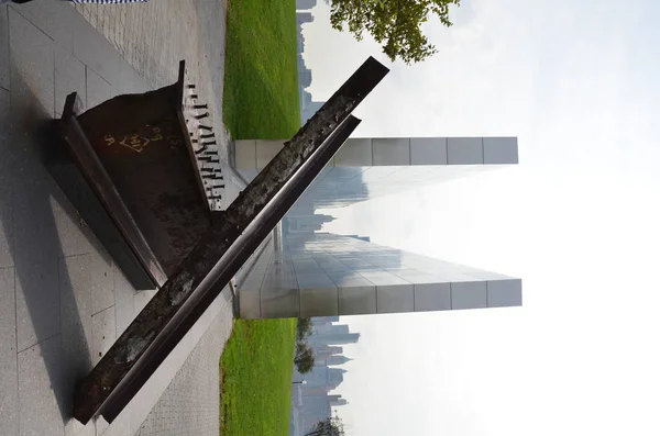 Vigas de metal y paredes en el monumento en Nueva Jersey — Foto de Stock