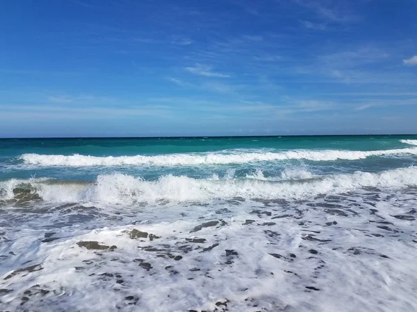 Ocean water with waves at beach or coast —  Fotos de Stock