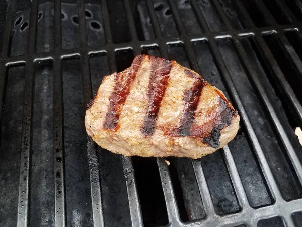 Filete Ternera Con Marcas Parrilla Parrilla Barbacoa —  Fotos de Stock