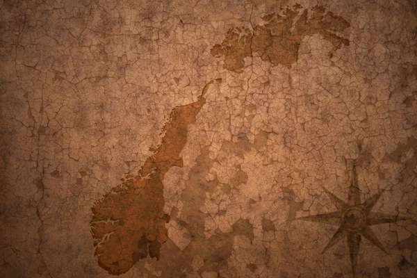 Карта Норвегии на винтажном фоне из крэка — стоковое фото