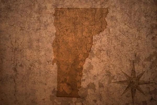 佛蒙特州地图旧的老式裂纹纸张背景上 — 图库照片