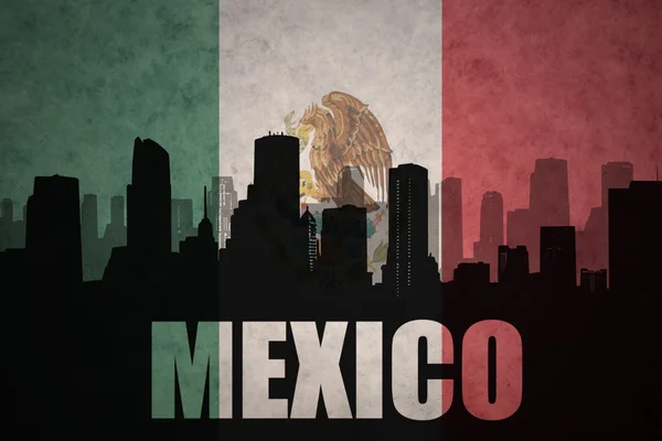 Silueta abstracta de la ciudad con texto México en la bandera de México vintage —  Fotos de Stock