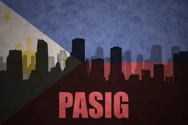 Silueta abstracta de la ciudad con texto Pasig en el fondo de la bandera de Filipinas vintage —  Fotos de Stock