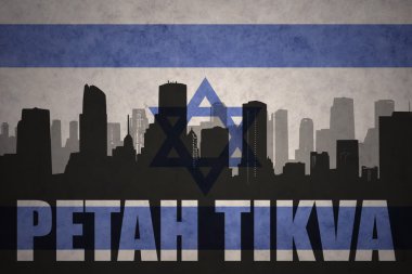 vintage İsrail bayrağı arka planda metin Petah Tikva ile şehrin soyut siluet