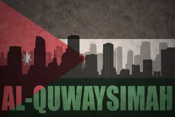 Abstrakte Silhouette der Stadt mit Text al-quwaysimah auf jordanischem Flaggenhintergrund — Stockfoto
