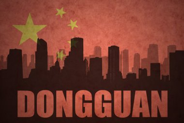 vintage Çin bayrağı arka planda metin Dongguan ile şehrin soyut siluet