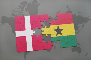 bir dünya haritası arka plan üzerinde Danimarka ve Gana ulusal bayrağı ile bulmaca.