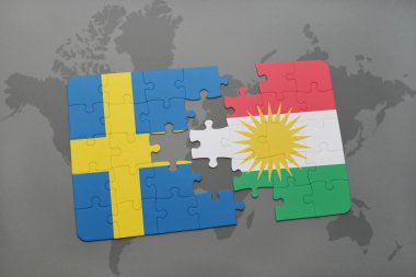 bir dünya haritası arka plan üzerinde İsveç ve Kürdistan ulusal bayrağı ile bulmaca.