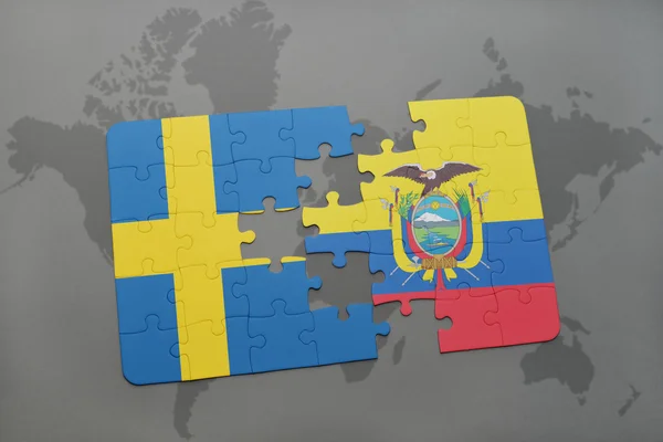Головоломка з Національний прапор Швеції і Еквадор на фоні карта світу. — стокове фото