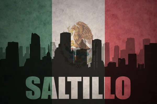 Silhouette abstraite de la ville avec texte Saltillo au drapeau mexicain vintage — Photo