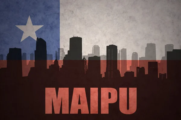 Streszczenie sylwetka miasta z tekstem Maipu o vintage flaga Chile — Zdjęcie stockowe