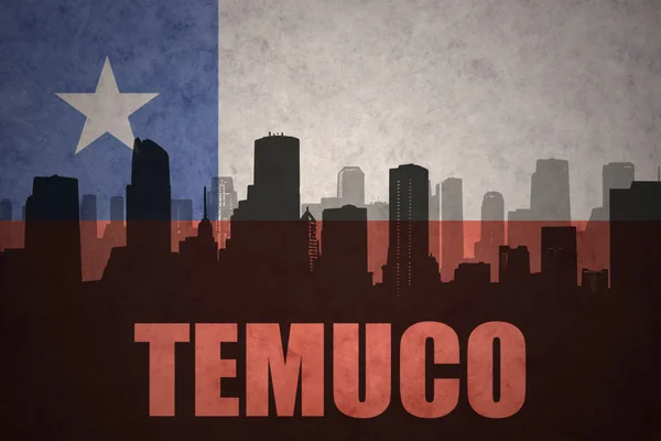 Silhouette abstraite de la ville avec texte Temuco au drapeau chilien vintage — Photo