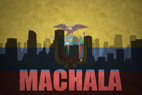 Silueta abstracta de la ciudad con texto Machala en la bandera ecuatoriana vintage — Foto de Stock