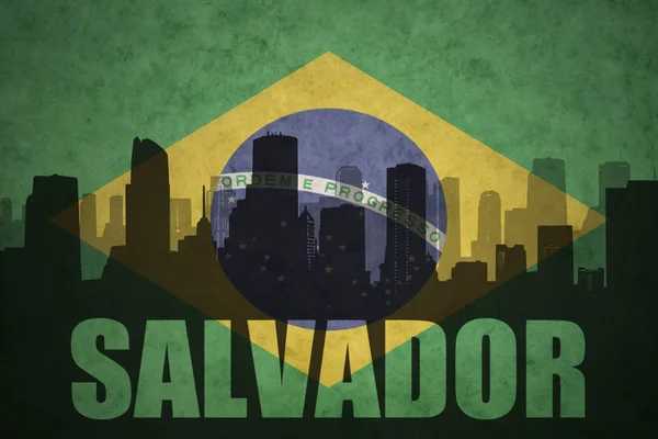 Resumo silhueta da cidade com texto Salvador na bandeira brasileira vintage — Fotografia de Stock