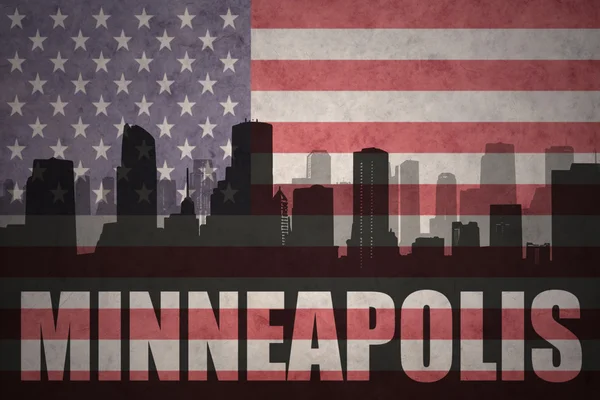 Silhouette abstraite de la ville avec le texte Minneapolis au drapeau américain vintage — Photo