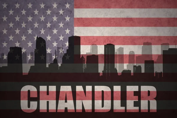 Silhueta abstrata da cidade com texto de Chandler na bandeira americana vintage — Fotografia de Stock