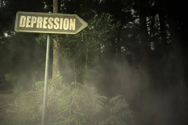 Vecchio cartello con depressione di testo vicino alla foresta sinistra — Foto Stock