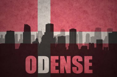 Özet metin Odense Vintage ile şehir silüeti Danimarka bayrağı