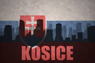 Özet metni Kosice vintage Slovakya bayrağı ile şehir silüeti