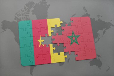 Kamerun ve Fas bir dünya haritası üzerinde ulusal bayrak ile bulmaca.