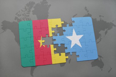 Kamerun ve Somali ulusal bayrak bir dünya haritası üzerinde ile bulmaca.