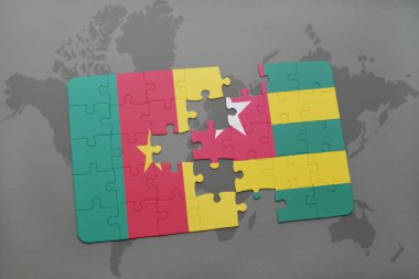 togo ve Kamerun ulusal bayrak bir dünya haritası üzerinde ile bulmaca.