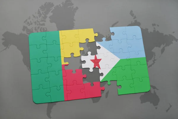 Puzzle mit der Nationalflagge von Benin und Dschibuti auf einer Weltkarte — Stockfoto