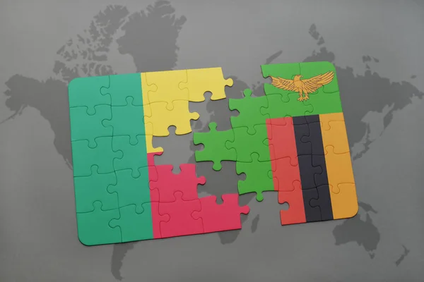 Puzzle con la bandiera nazionale di Benin e Zambia su una mappa del mondo — Foto Stock