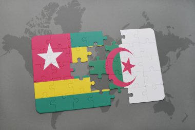 togo ve Cezayir ulusal bayrak bir dünya haritası üzerinde ile bulmaca