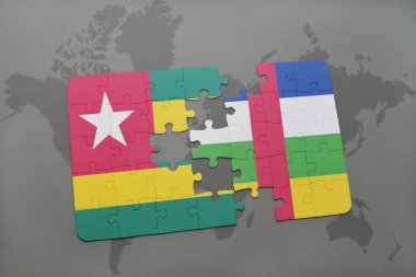 togo ve Orta Afrika Cumhuriyeti ulusal bayrak bir dünya haritası üzerinde ile bulmaca