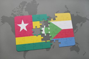 bir dünya haritası üzerinde togo ve Komor bayrağı ulusal ile bulmaca