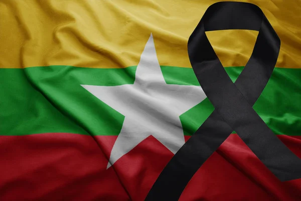 Bandera de myanmar con cinta de luto negro — Foto de Stock