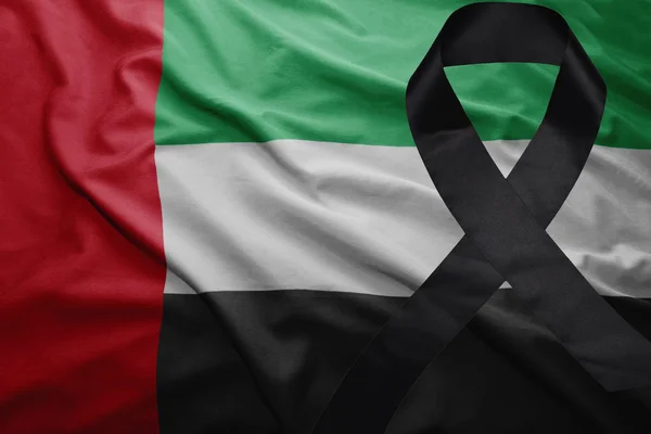 Bandera de emiratos árabes unidos con cinta de luto negro —  Fotos de Stock
