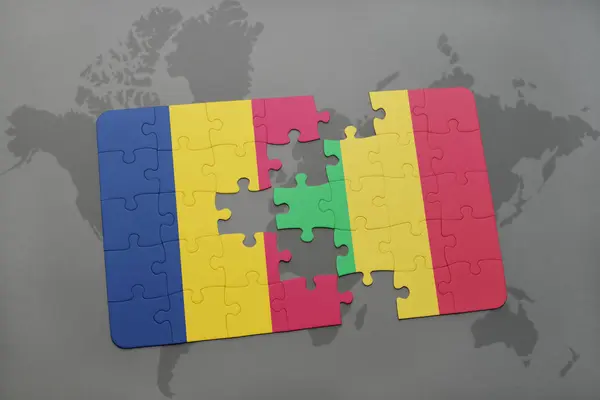 Puzzel met de nationale vlag van Tsjaad en mali op een wereldkaart — Stockfoto